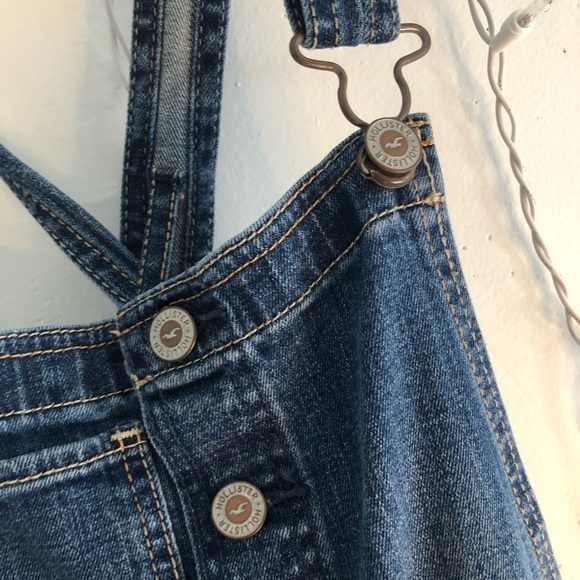 Hollister | Boyfriend Overalls Distressed - Picture 5 of 10
